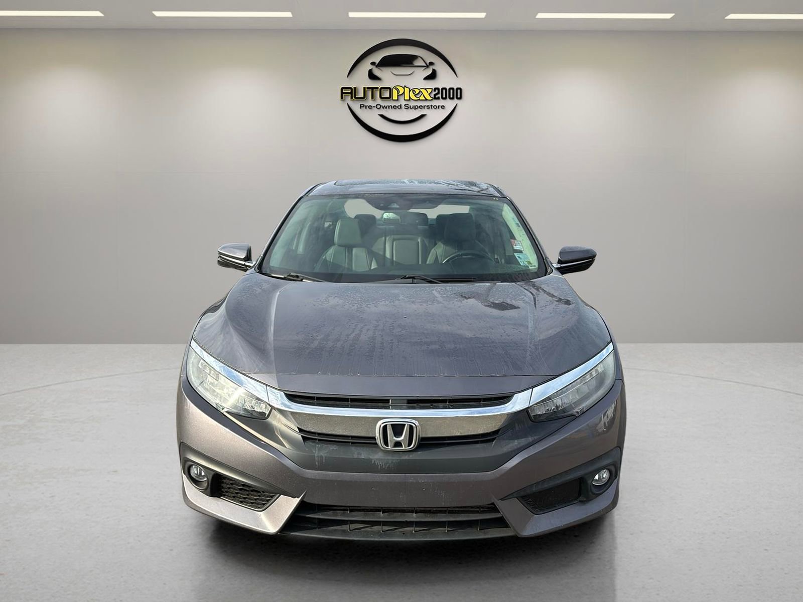 Used 2017 Honda Civic Touring image 2