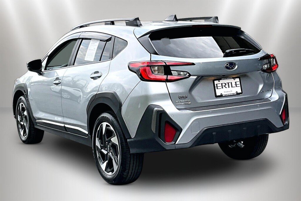 Used 2025 Subaru Crosstrek 2.5i Limited w/ Crosstrek Mirror Package AWD/4WD image 4