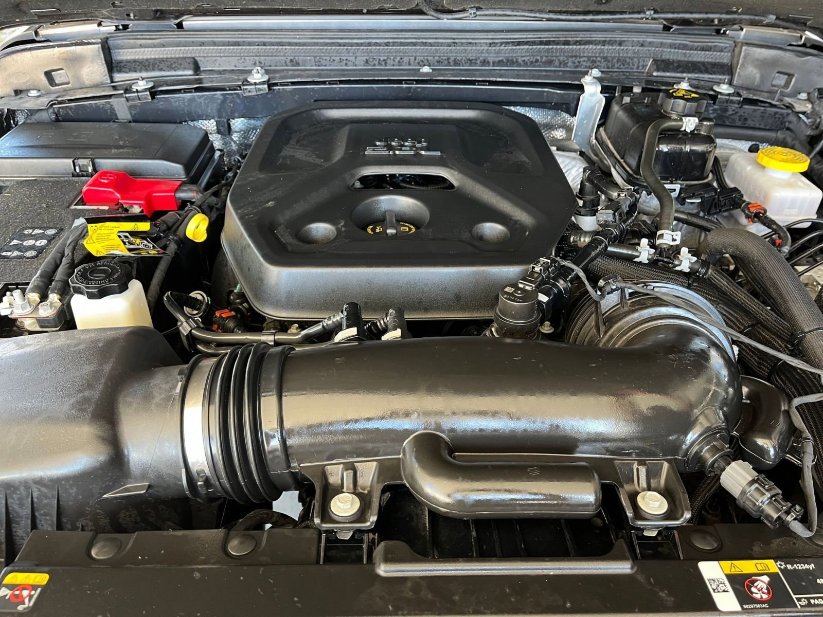 Used 2025 Jeep Wrangler Sahara image 32