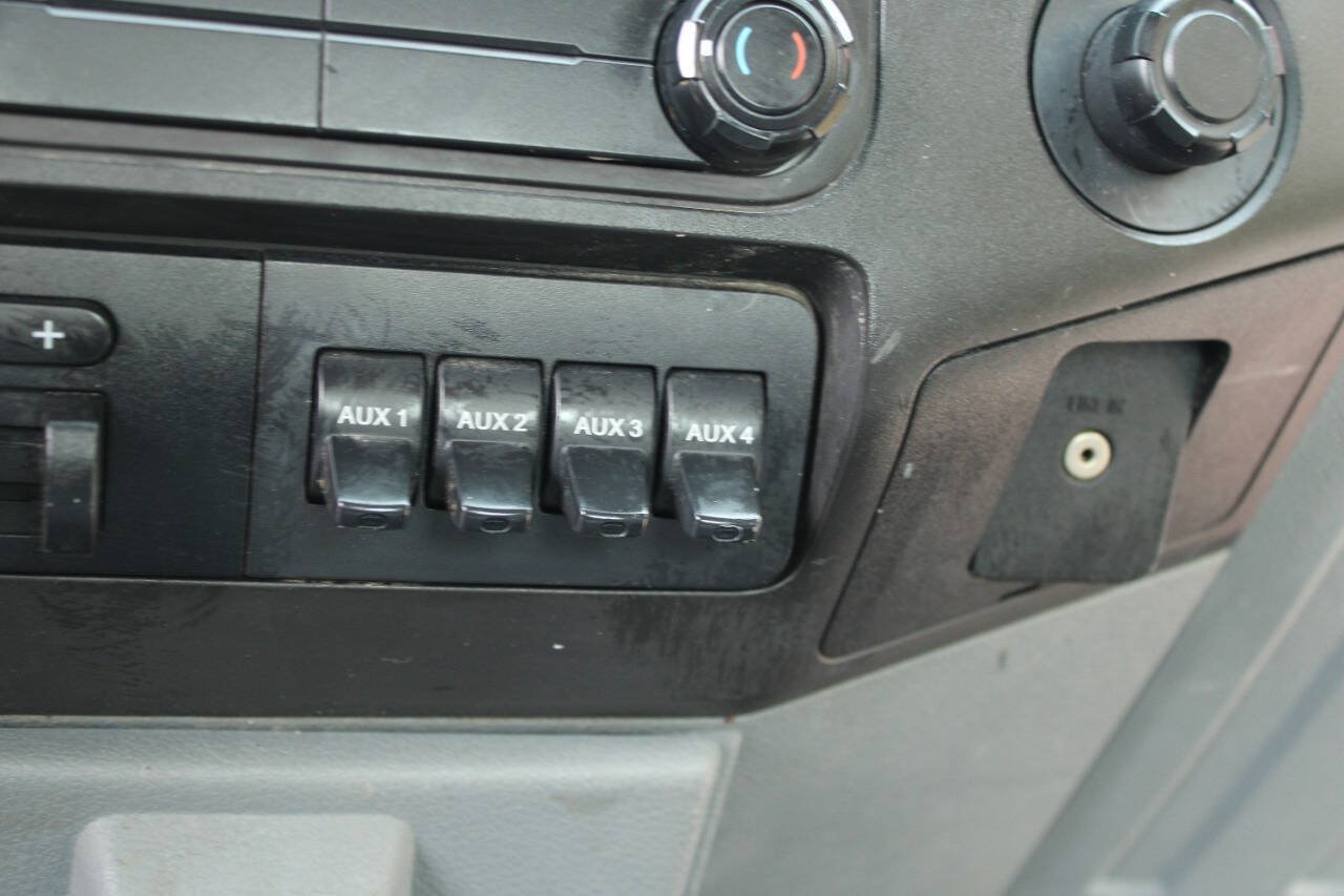 Used 2015 Ford F250 XL w/ Power Equipment Group AWD/4WD image 29