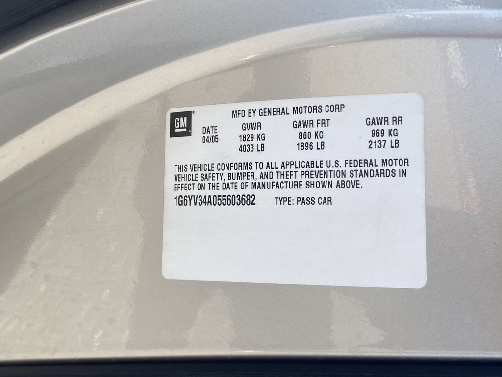 Used 2005 Cadillac XLR RWD image 32