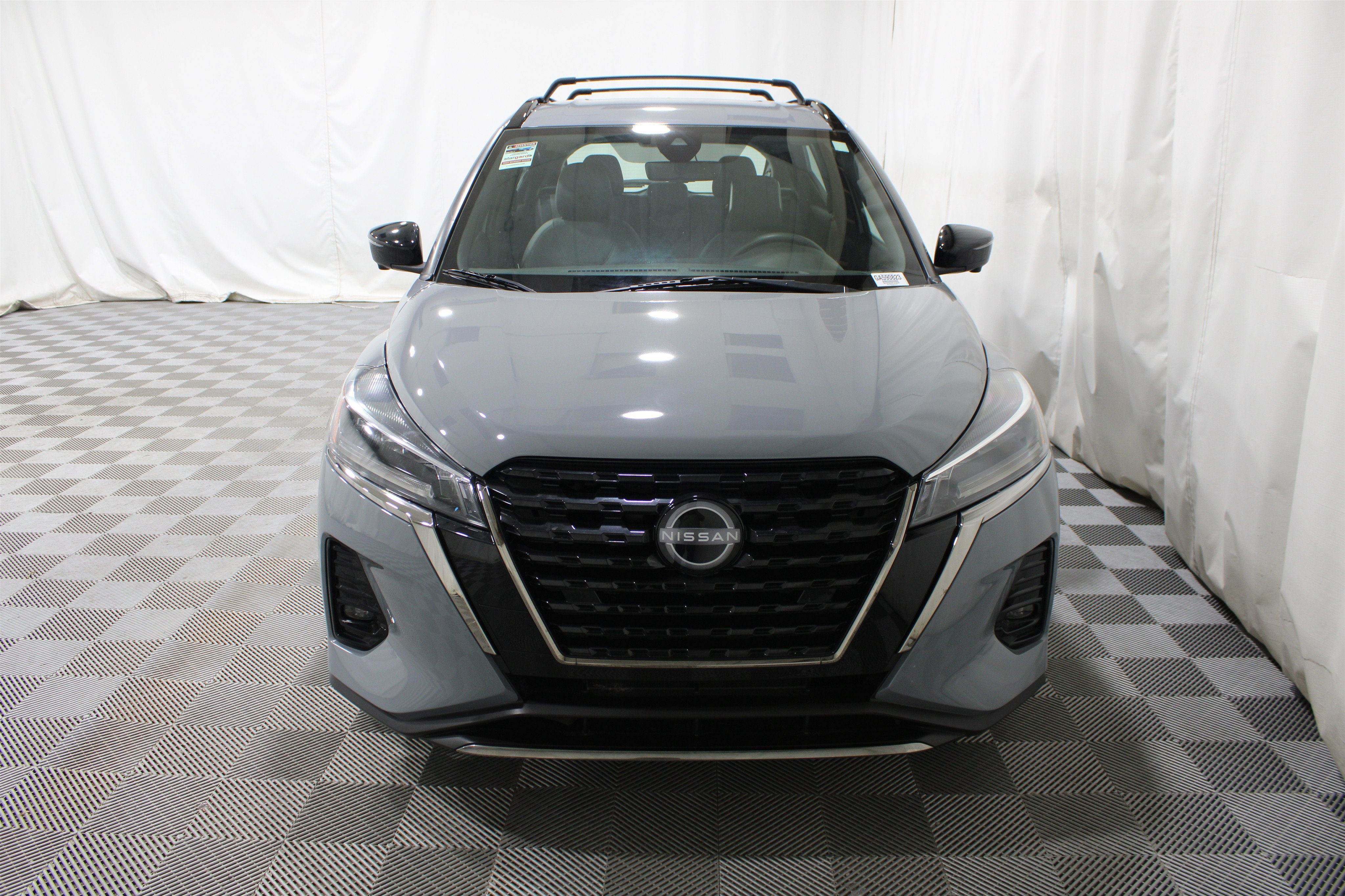 Used 2023 Nissan Kicks SR w/ SR Premium Package FWD image 27