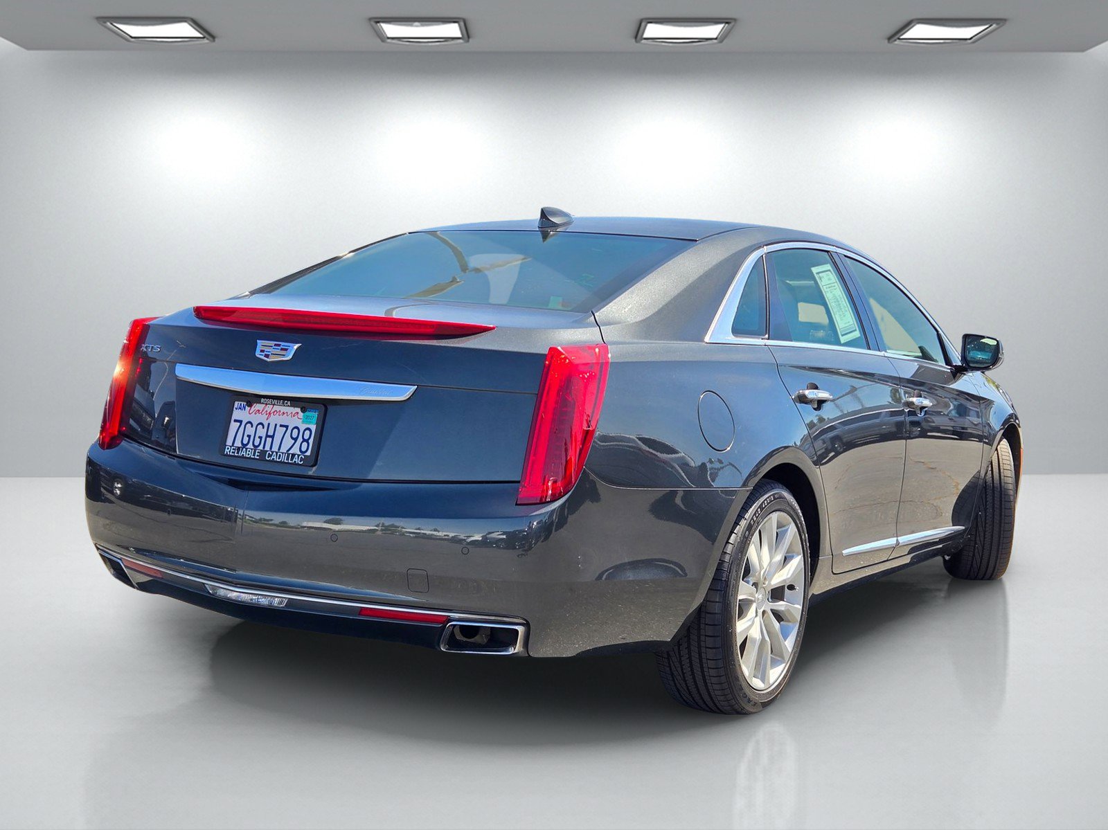 Used 2017 Cadillac XTS Luxury image 4