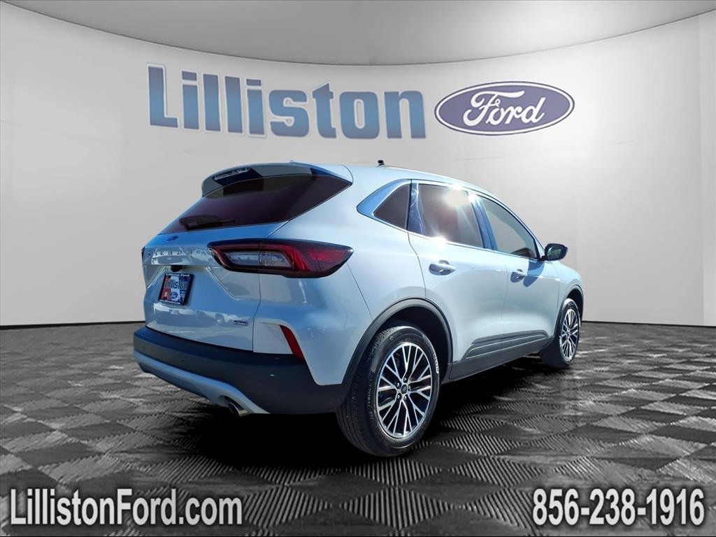 Used 2025 Ford Escape SE image 8