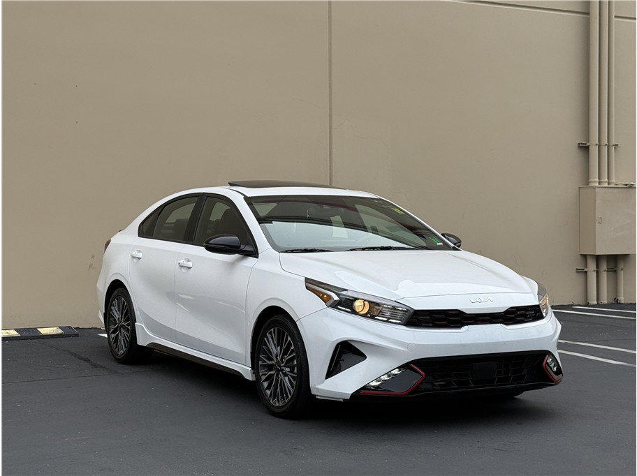 Used 2024 Kia Forte GT-Line w/ GT-Line Premium Package image 3