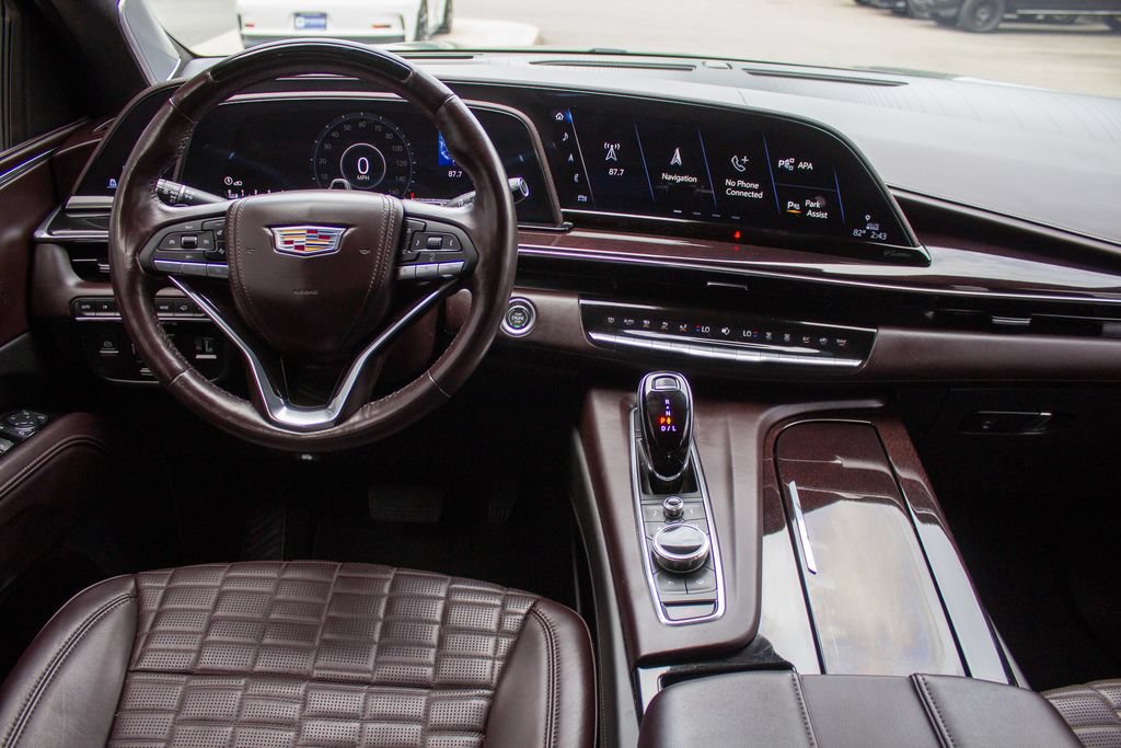 Used 2024 Cadillac Escalade Sport Platinum w/ LPO, ONYX Package AWD/4WD image 13