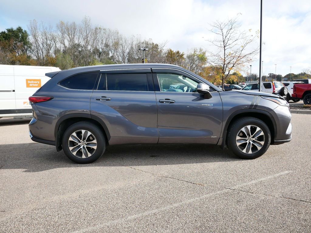 Used 2020 Toyota Highlander XLE image 7