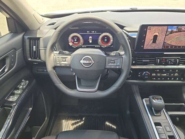 Used 2026 Nissan Pathfinder Platinum FWD image 10