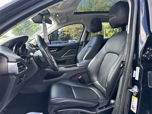 Used 2020 Jaguar F-PACE image 12