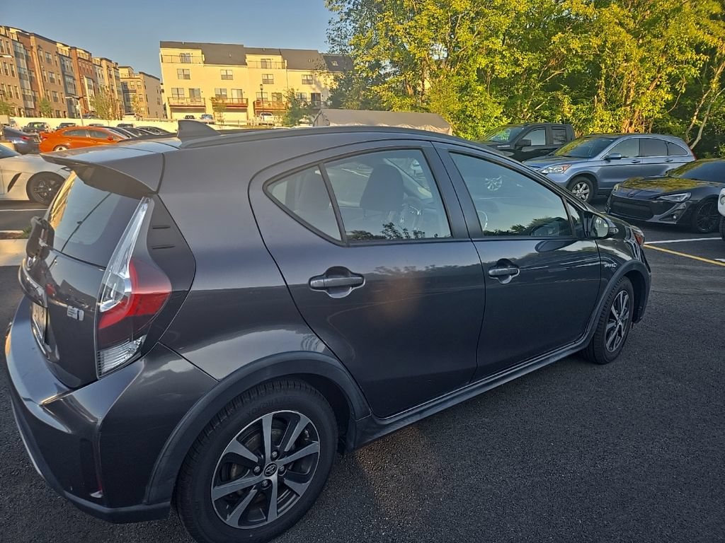 Used 2018 Toyota Prius C Two w/ Carpet Mat Package FWD image 4