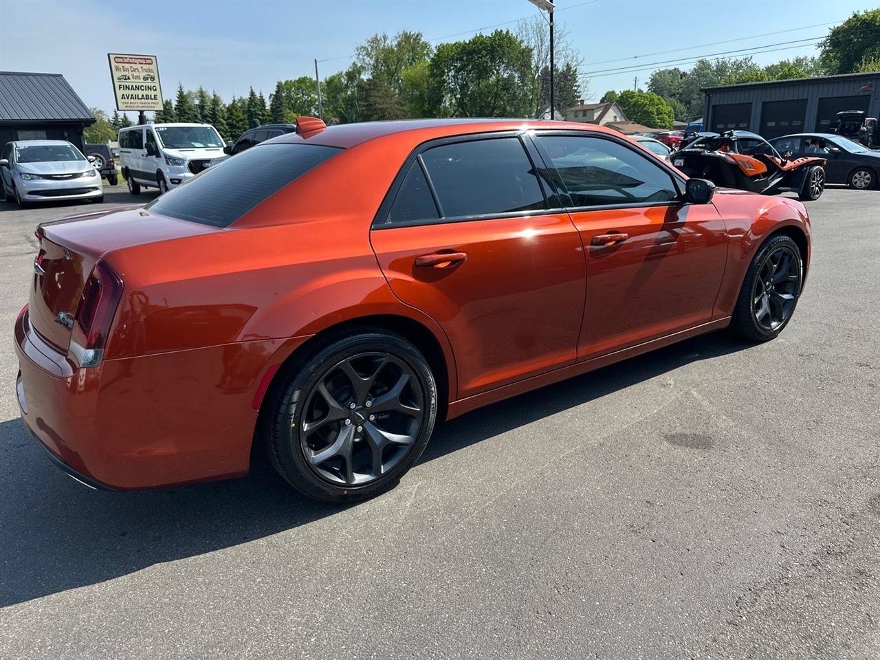 Used 2020 Chrysler 300 Touring w/ Sport Appearance Package RWD image 3
