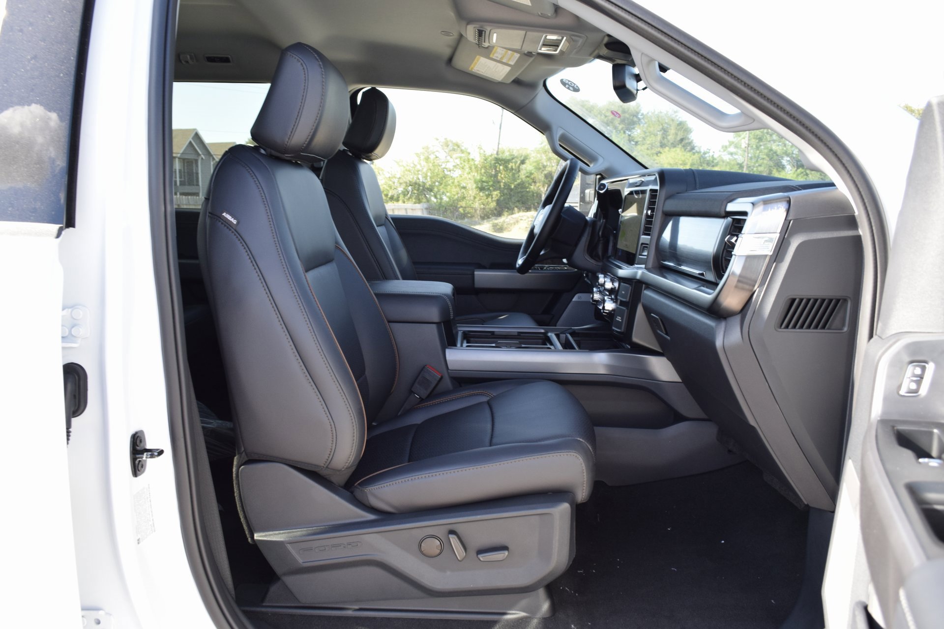 New 2026 Ford F250 Lariat w/ FX4 Off-Road Package image 23