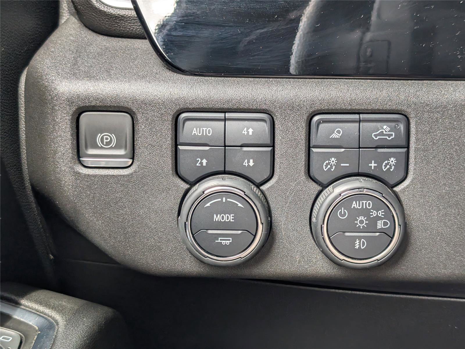 Used 2024 Chevrolet Silverado 1500 LTZ w/ Z71 Off-Road Package image 28