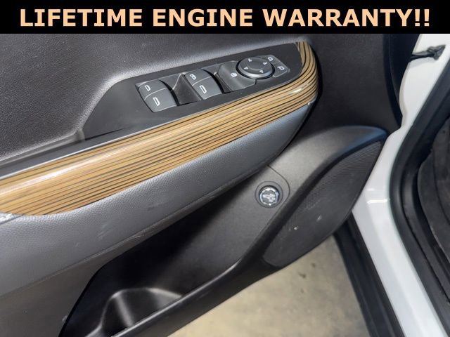 Used 2023 GMC Acadia SLE w/ Driver Convenience Package image 16