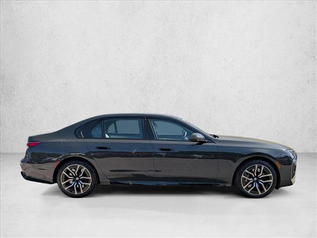 Certified 2023 BMW 760i xDrive AWD/4WD image 4