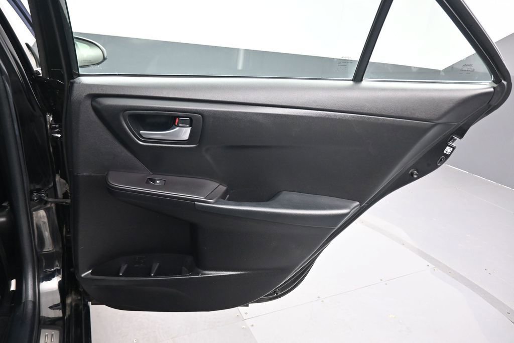 Used 2016 Toyota Camry SE w/ Protection Package (Q2) FWD image 34