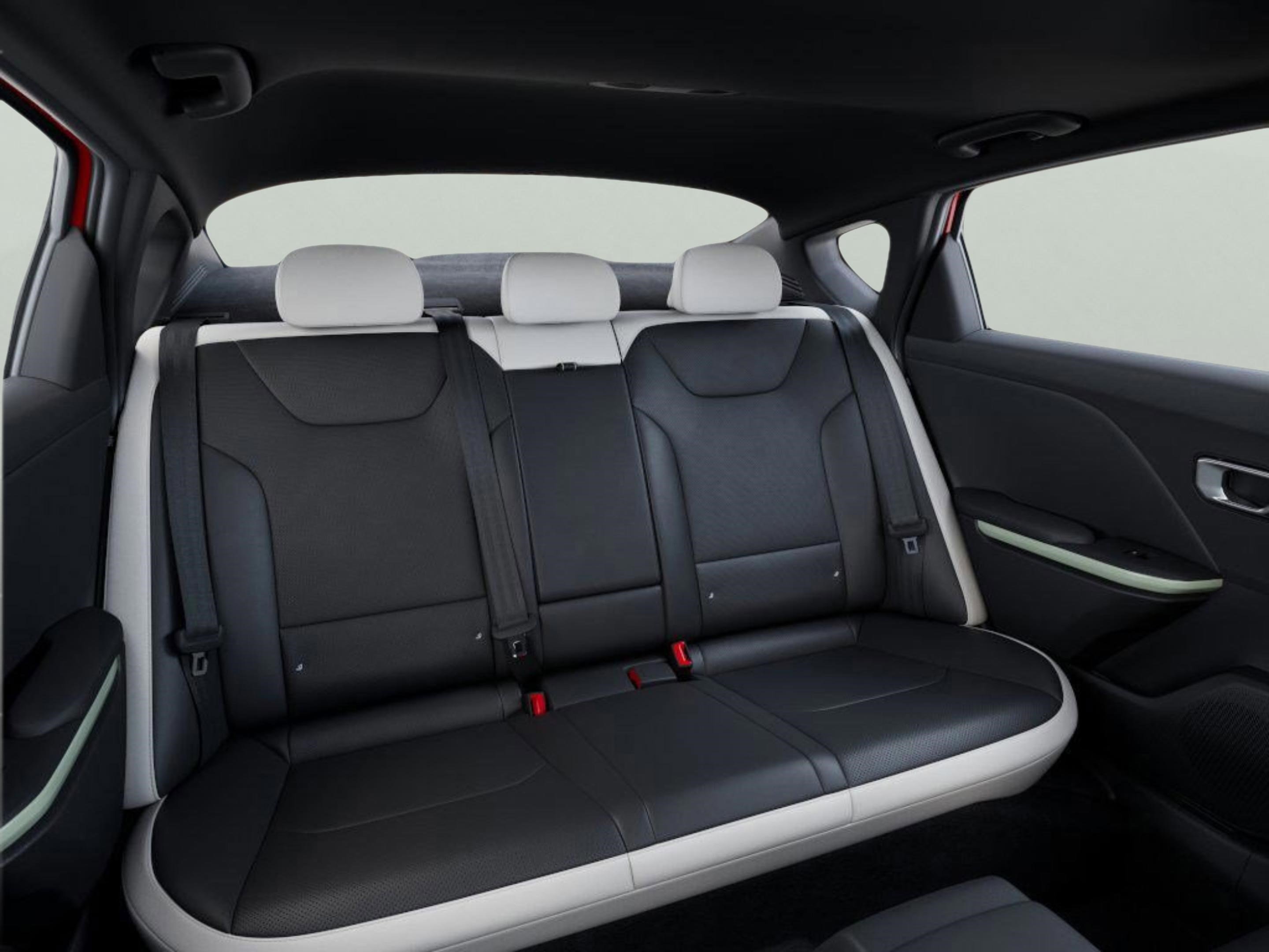 New 2025 Kia K4 GT-Line Turbo image 16