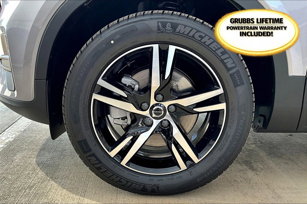 New 2026 Volvo XC40 B4 Core w/ Climate Package image 25