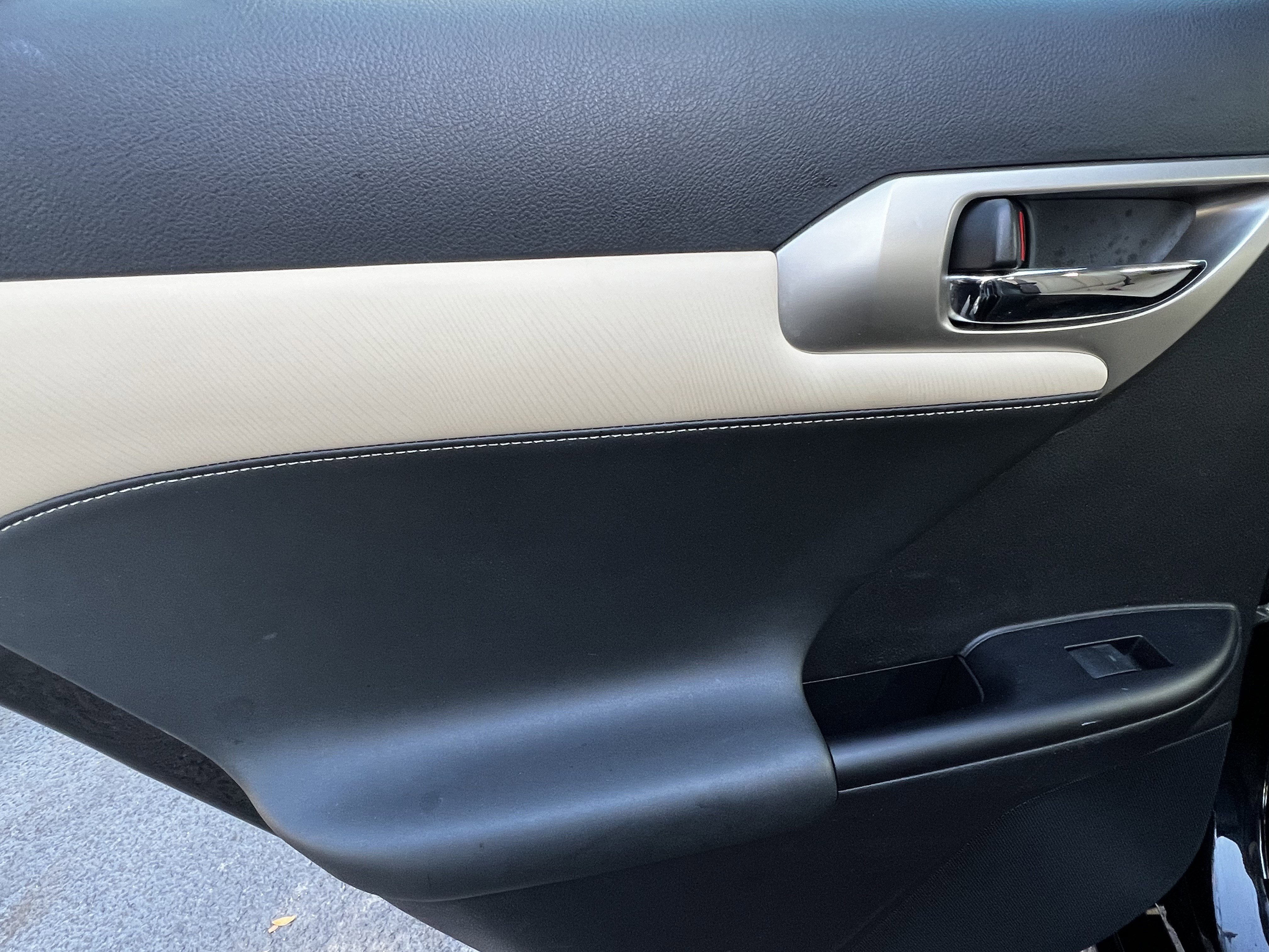 Used 2015 Lexus CT 200h w/ Navigation Package image 31