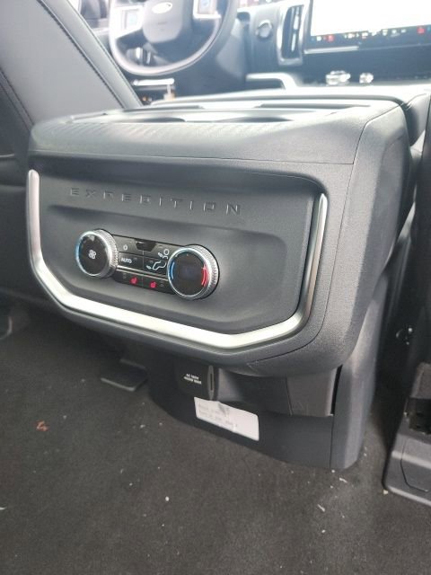 New 2025 Ford Expedition Platinum w/ Stealth Performance Package image 19