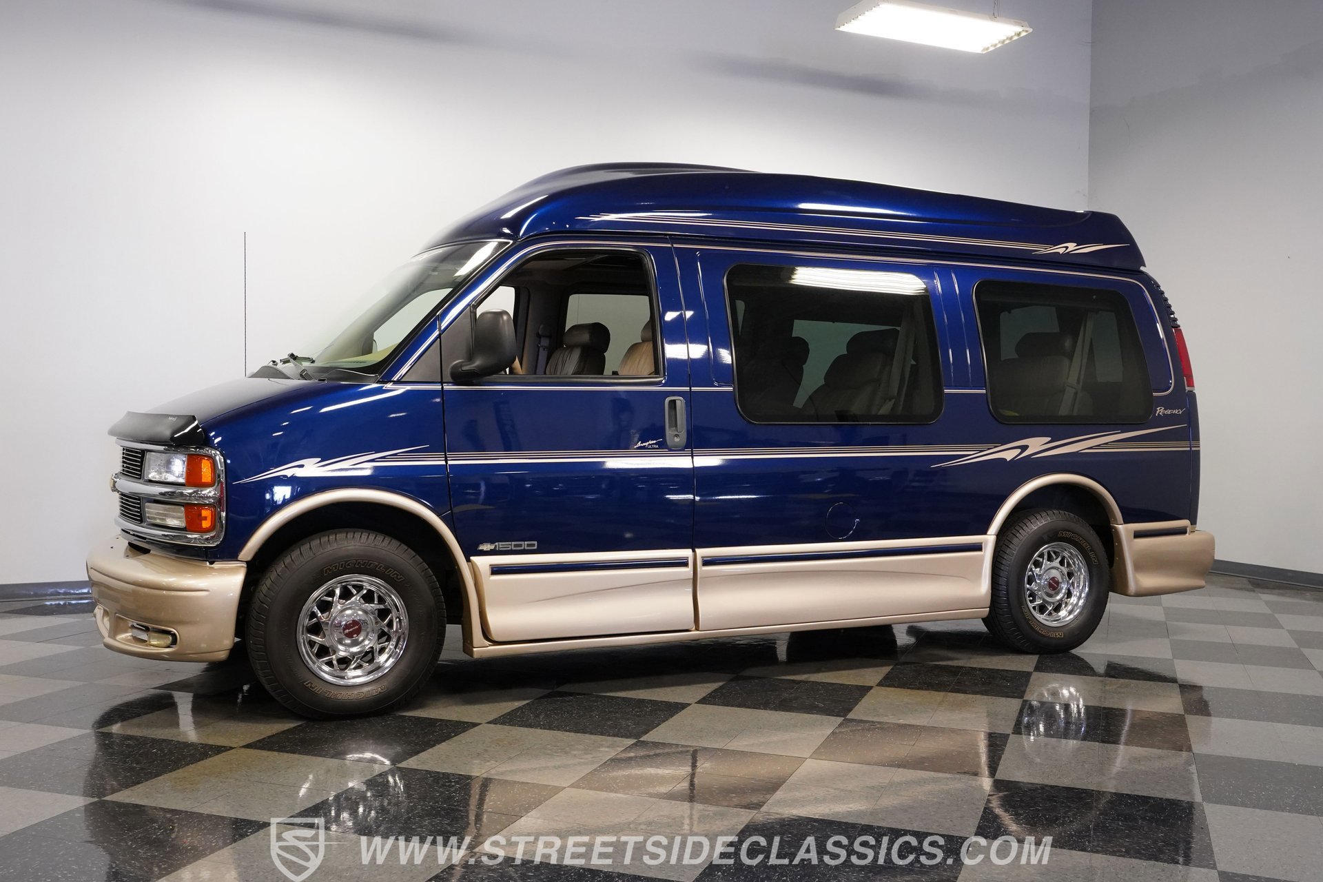 Used 2001 Chevrolet Express 1500 w/ Preferred Equipment Group 3 image 7