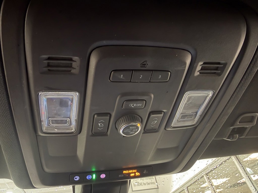 Used 2022 GMC Yukon SLT w/ SLT Luxury Package image 19