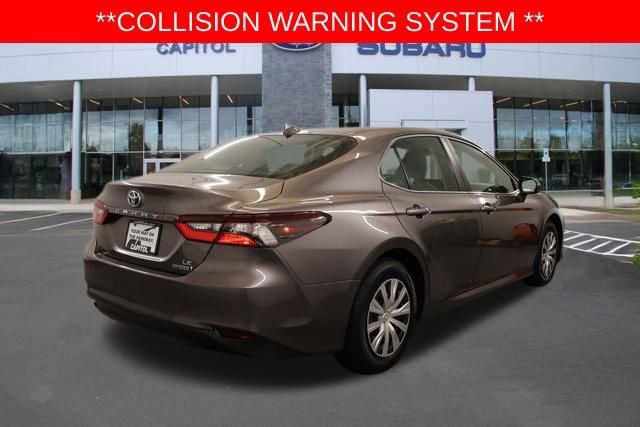 Used 2022 Toyota Camry LE image 4