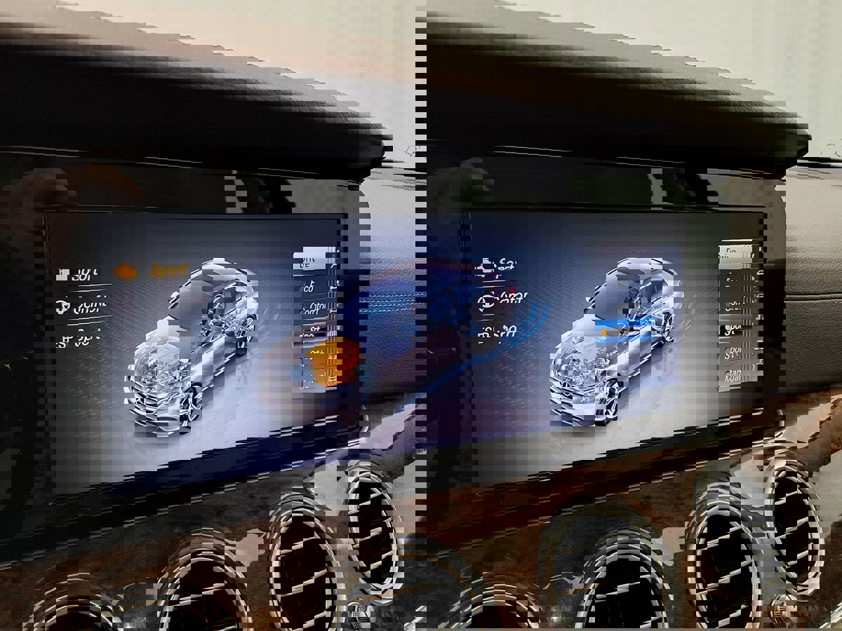 Used 2018 Mercedes-Benz E 300 4MATIC image 31