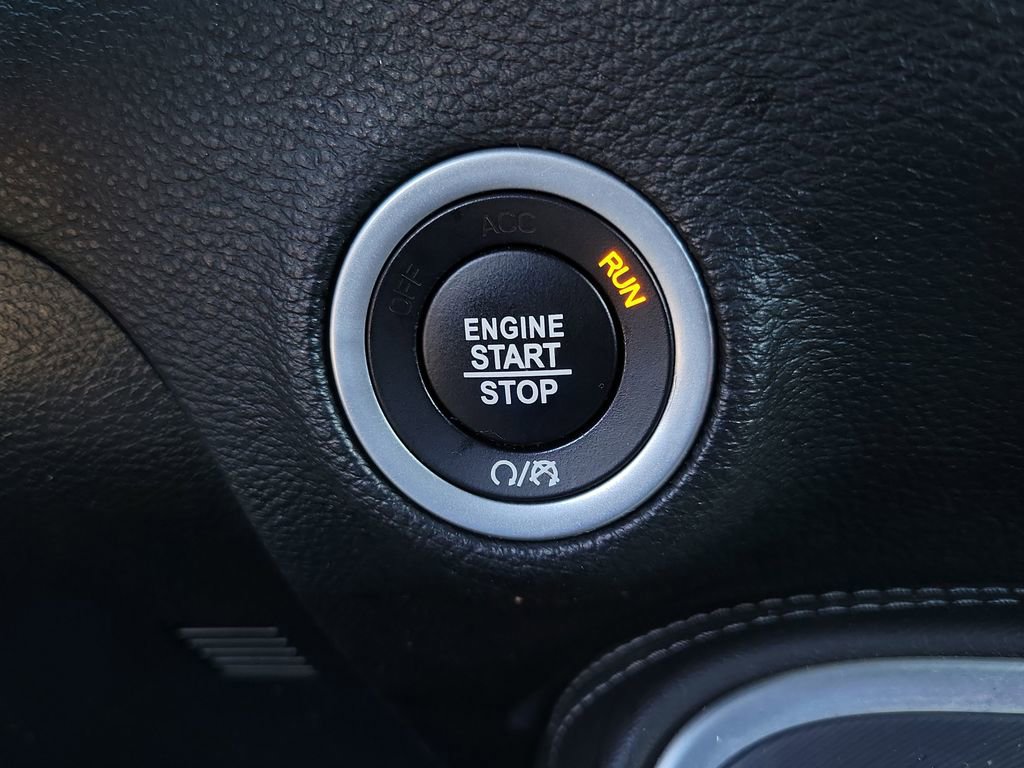 Used 2020 Dodge Challenger SXT image 17