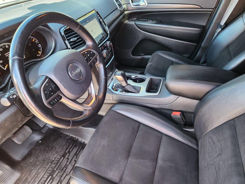 Used 2020 Jeep Grand Cherokee Altitude AWD/4WD image 7
