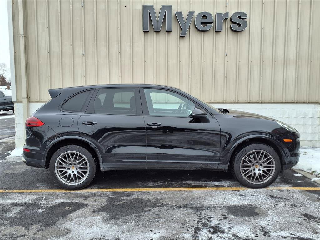 Used 2017 Porsche Cayenne Platinum Edition image 30