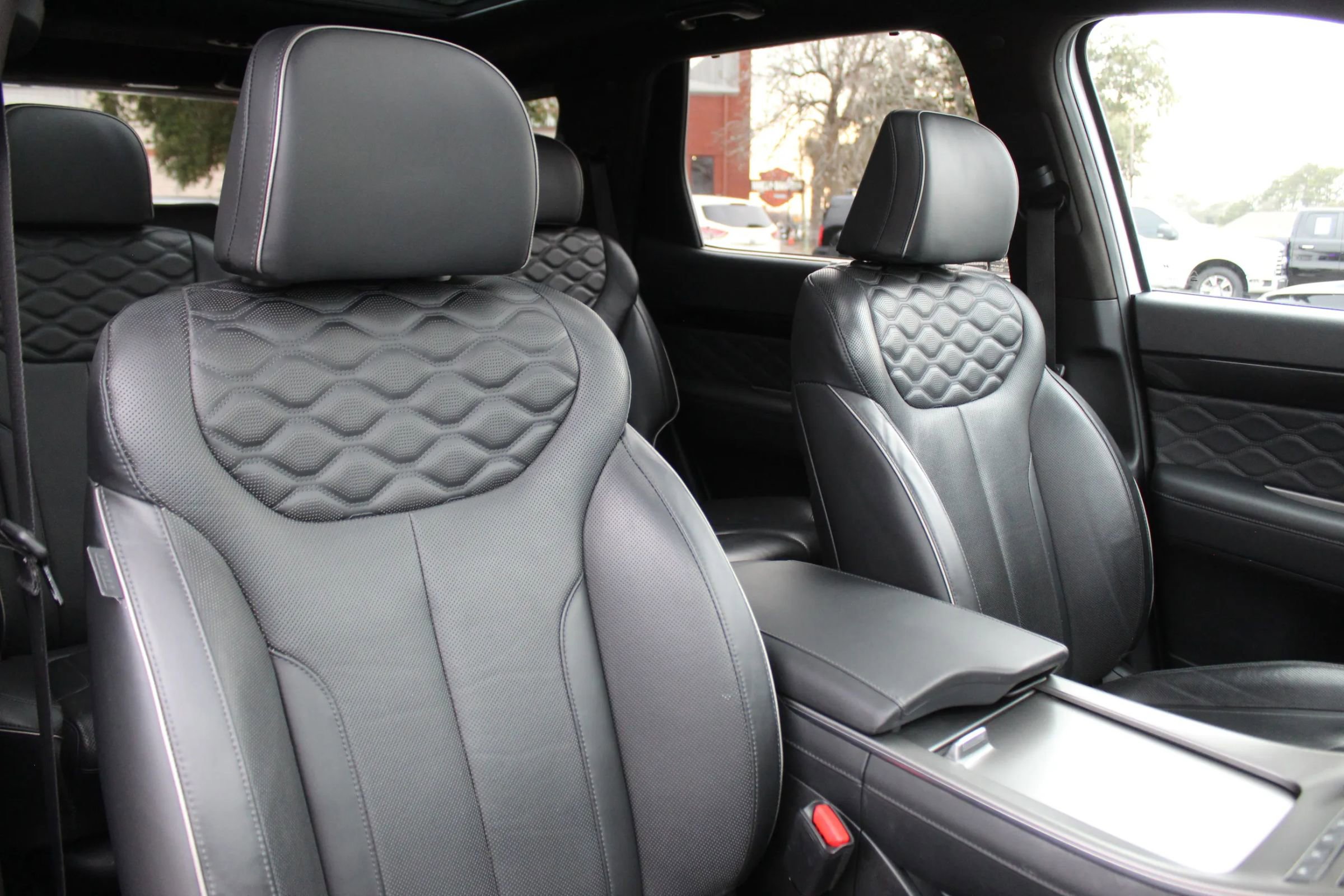 Used 2021 Hyundai Palisade Calligraphy w/ Winter Package image 30