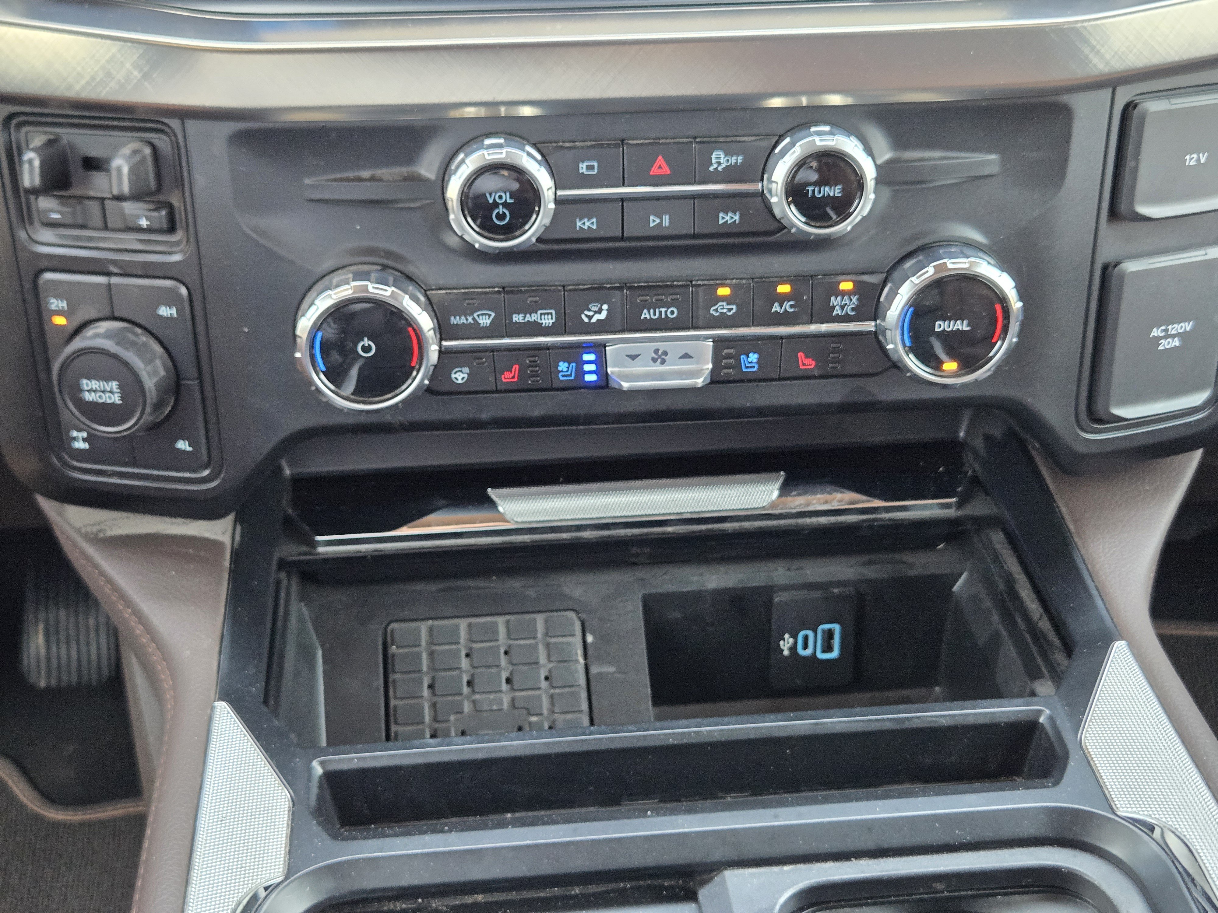 Certified 2025 Ford F250 King Ranch w/ Chrome Package AWD/4WD image 20