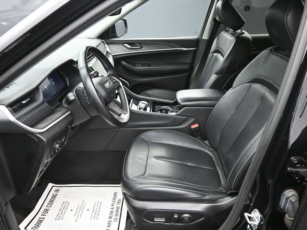 Used 2022 Jeep Grand Cherokee L Limited image 11