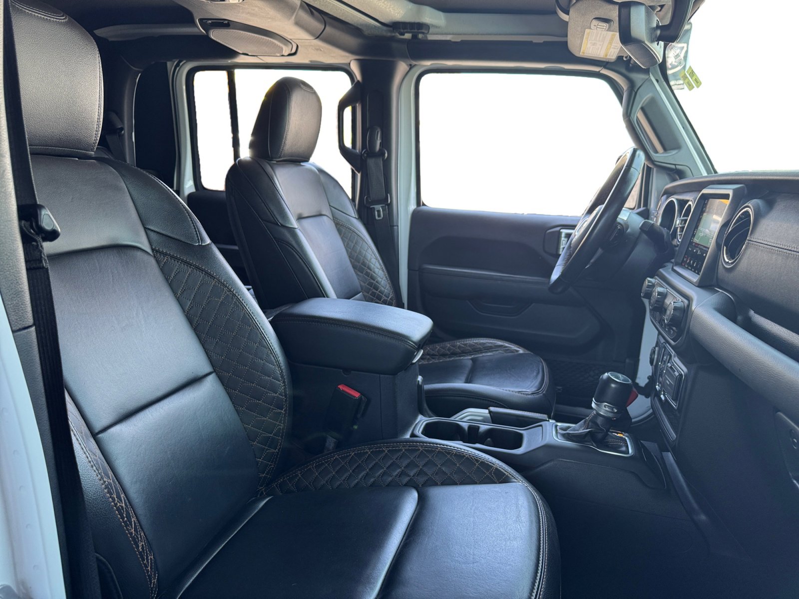 Used 2021 Jeep Gladiator Overland AWD/4WD image 15