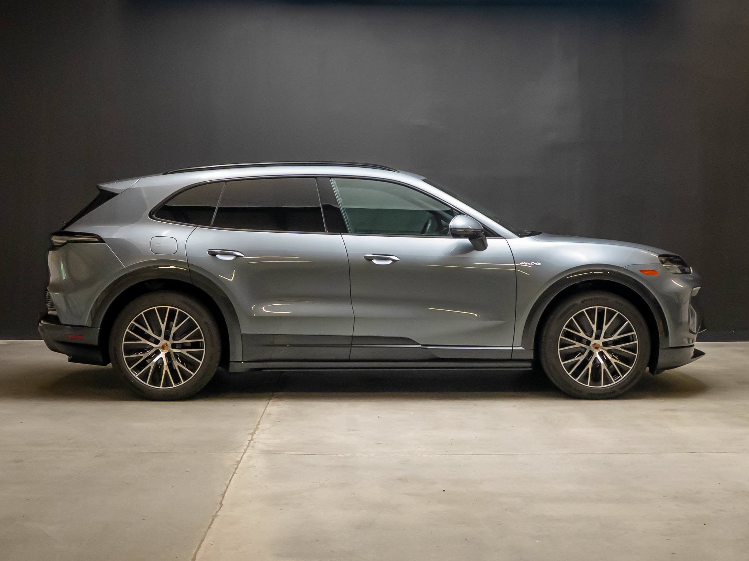 New 2026 Porsche Cayenne Electric AWD/4WD image 8