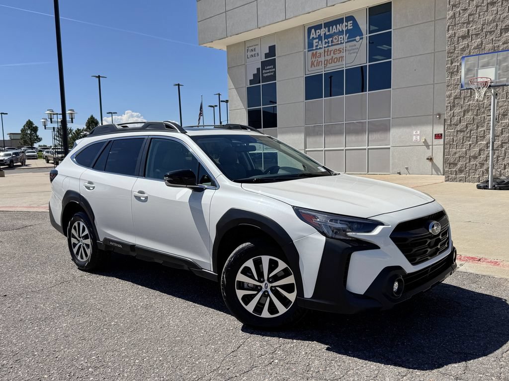 Used 2024 Subaru Outback Premium AWD/4WD image 2