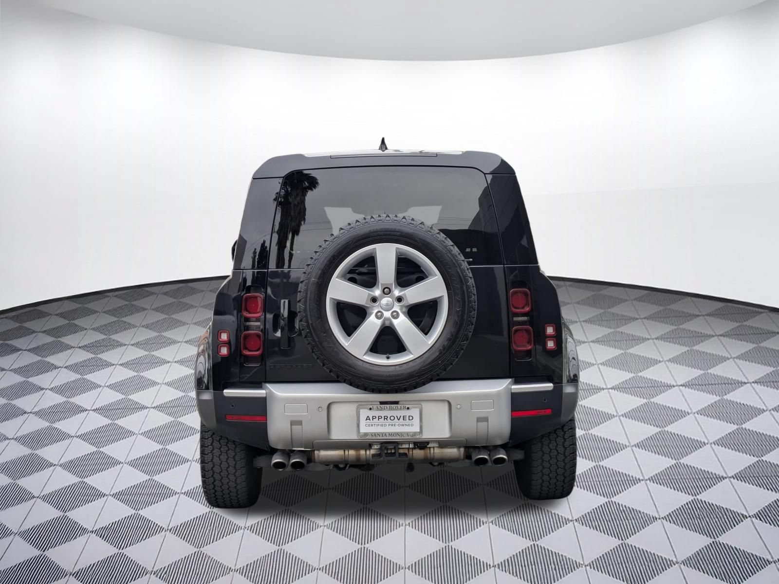 Used 2024 Land Rover Defender 110 SE AWD/4WD image 4