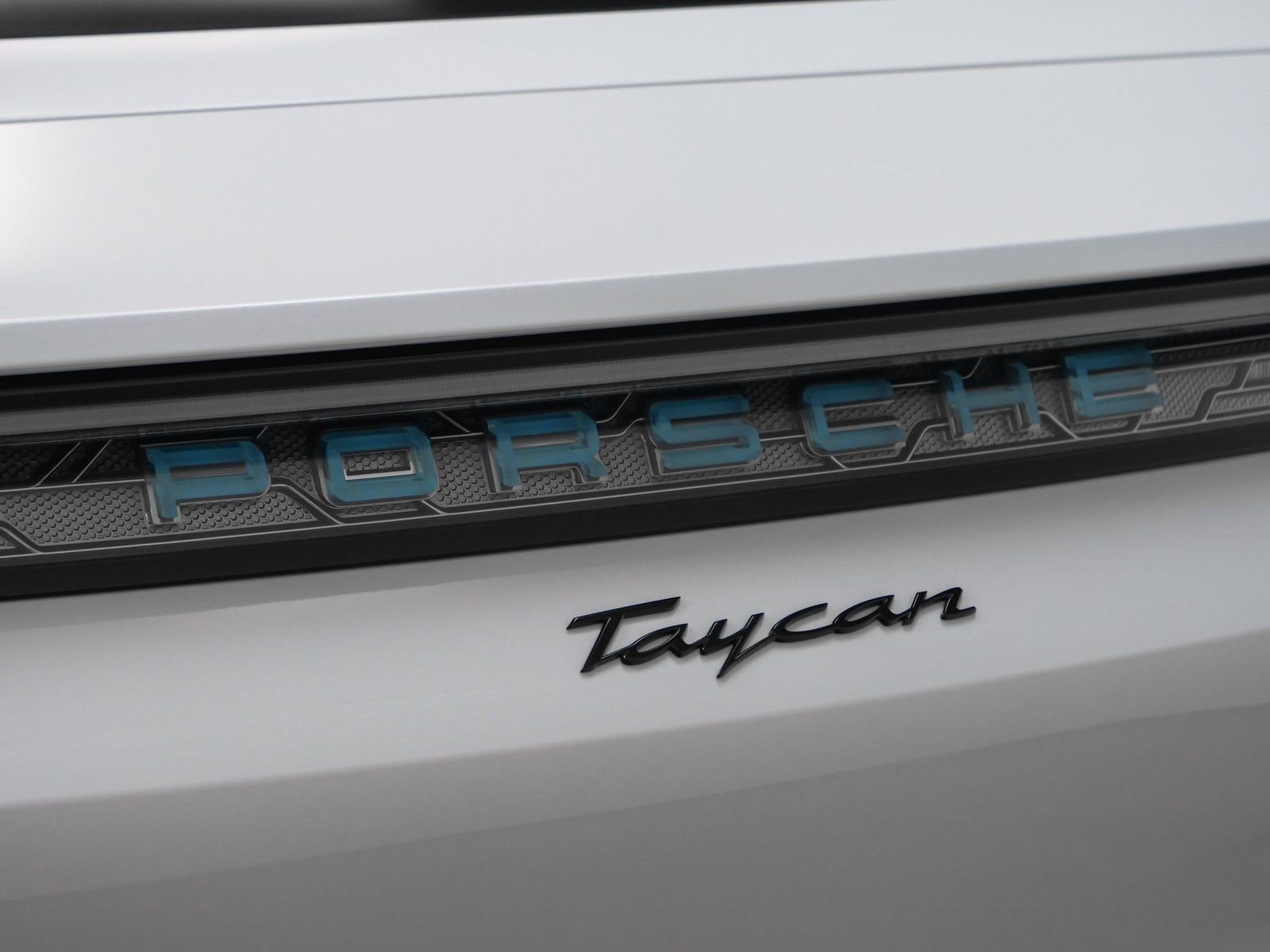New 2025 Porsche Taycan image 21