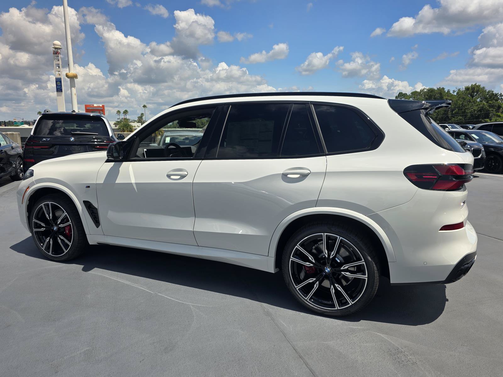 New 2026 BMW X5 M60i AWD/4WD image 6