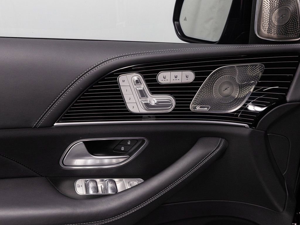 Used 2024 Mercedes-Benz Maybach GLS 600 4MATIC image 6