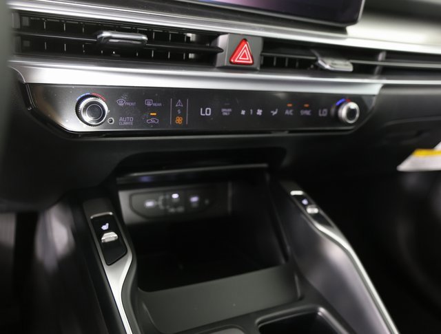 New 2025 Kia Sorento EX w/ EX Panoramic Sunroof Package image 18