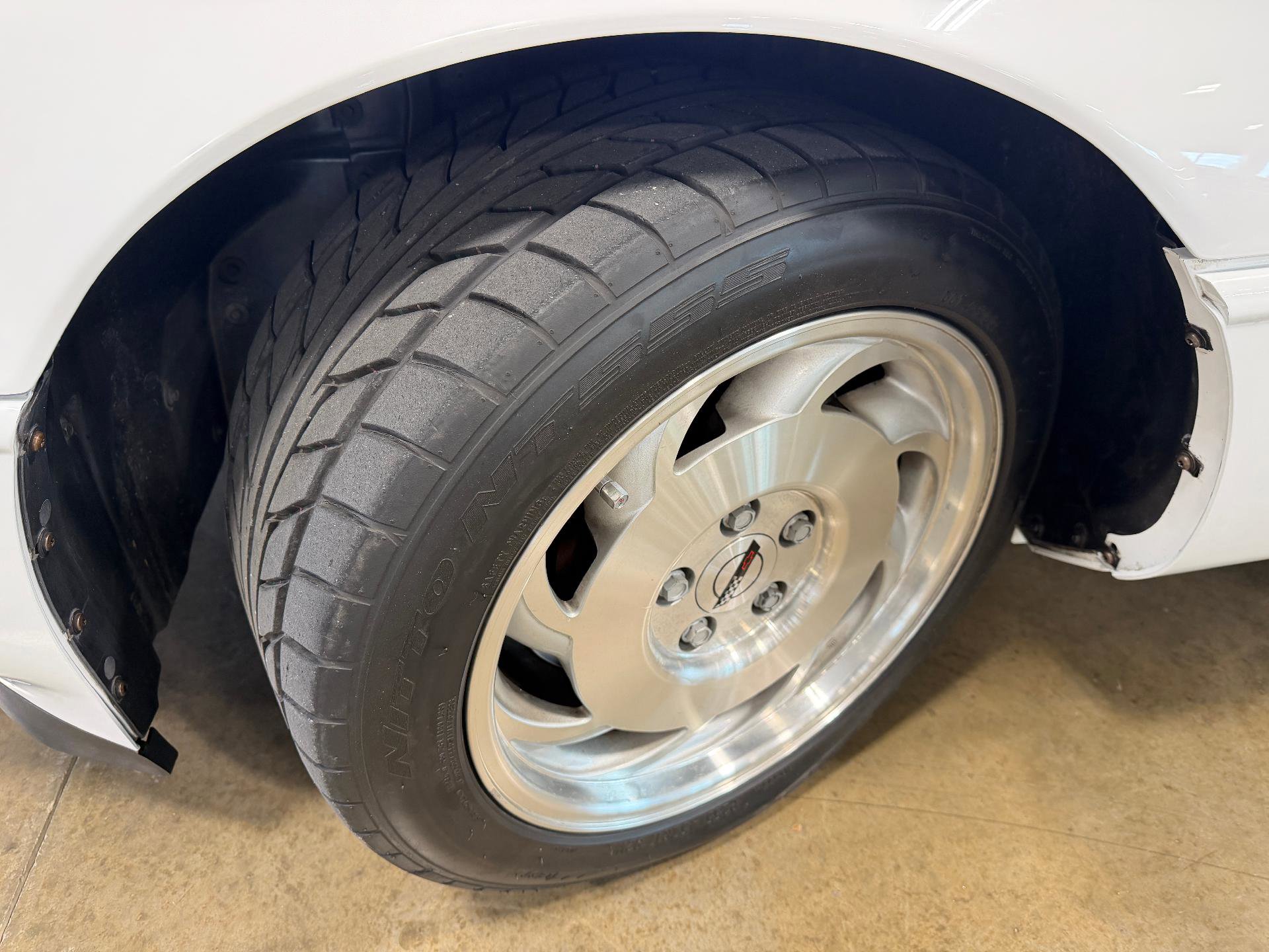 Used 1995 Chevrolet Corvette Coupe image 9