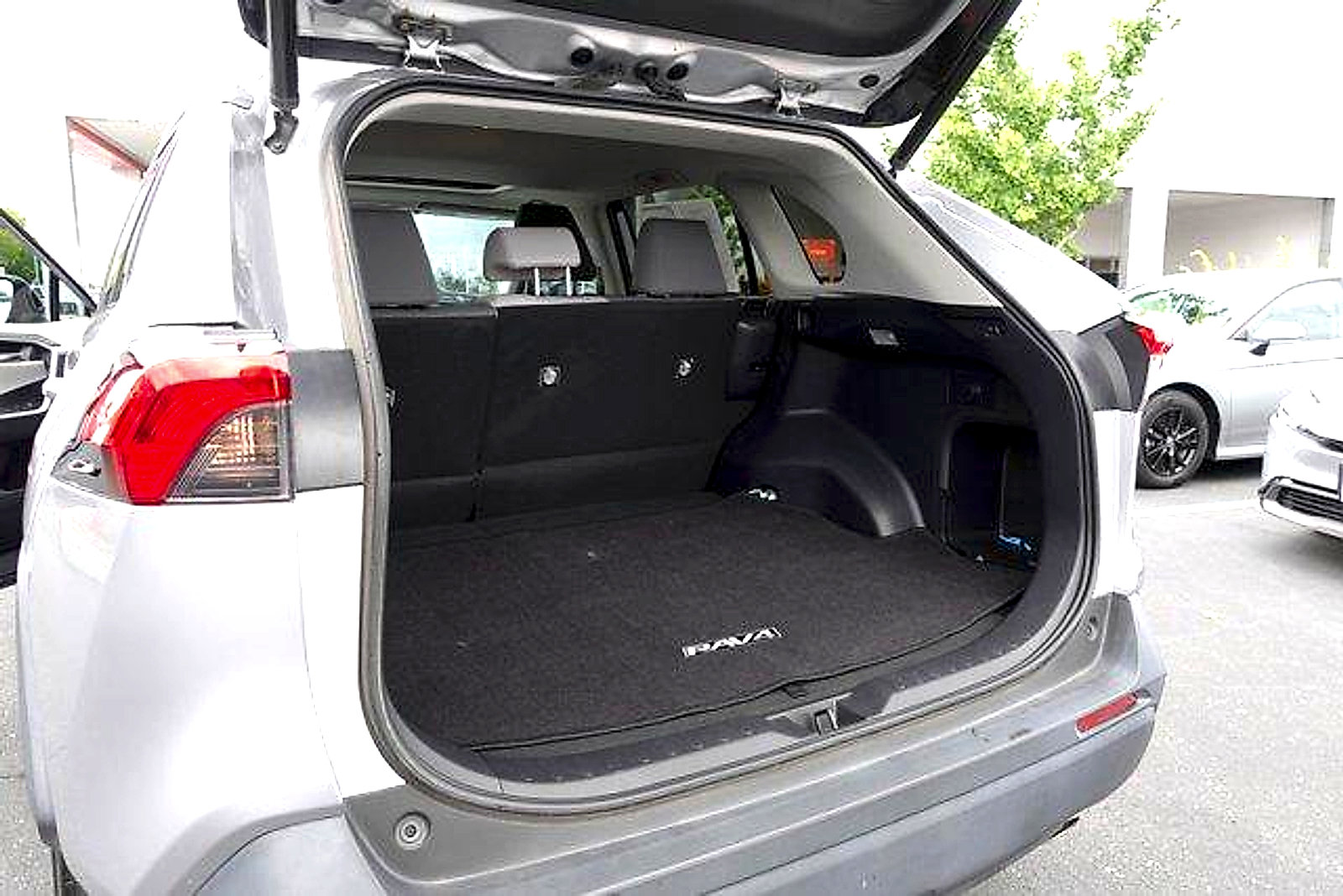 Certified 2021 Toyota RAV4 XLE w/ Convenience Package AWD/4WD image 24