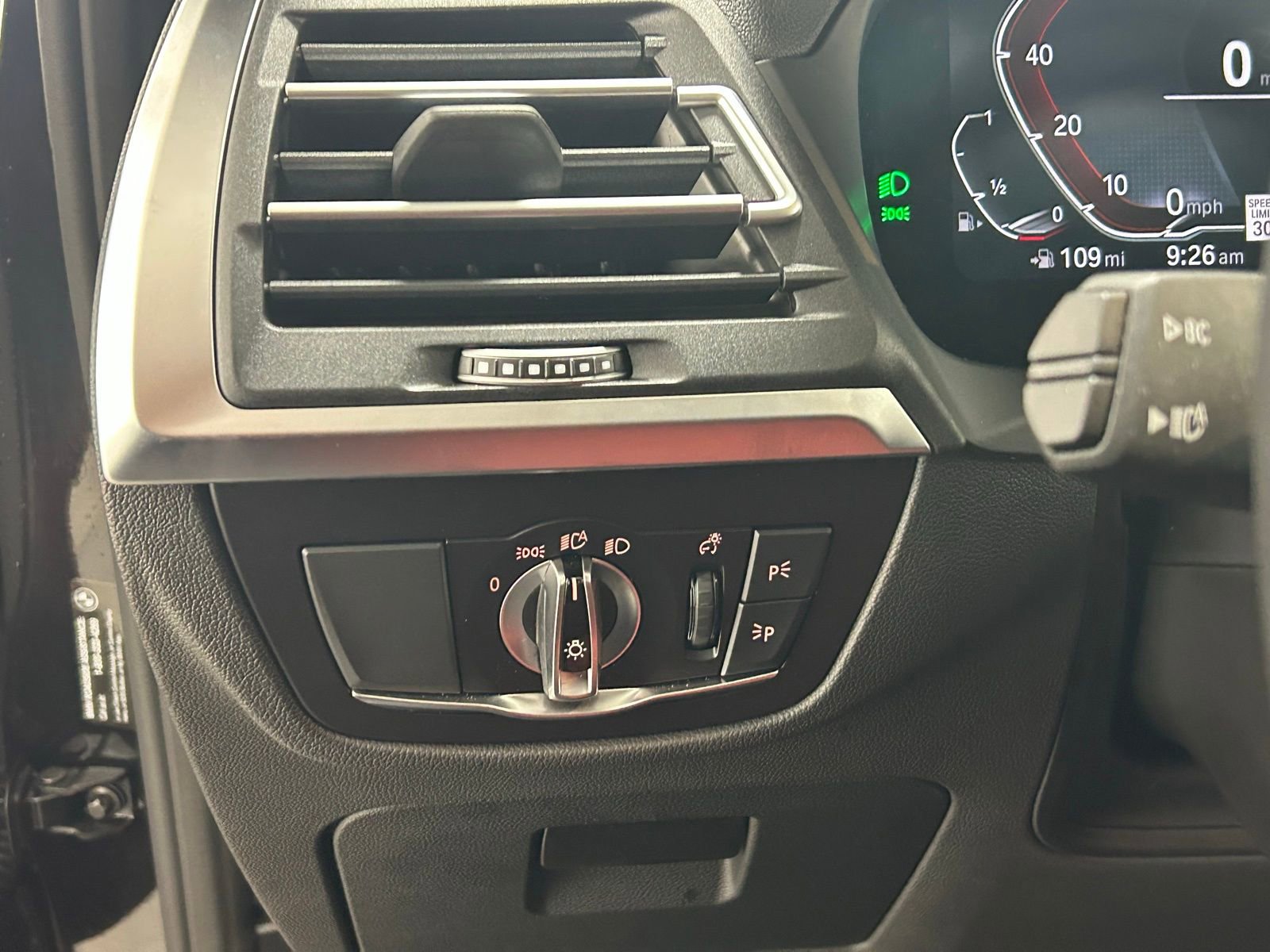 Used 2025 BMW X4 xDrive30i image 28