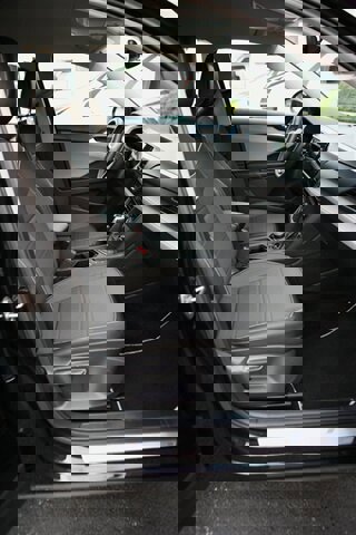 Used 2023 Volkswagen Taos SE AWD/4WD image 17