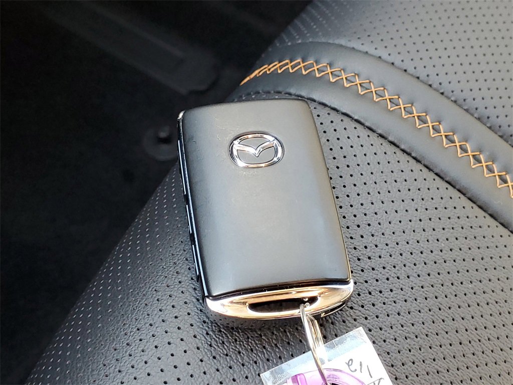 Used 2025 MAZDA CX-50 AWD 2.5 Turbo w/ Weather Package image 33