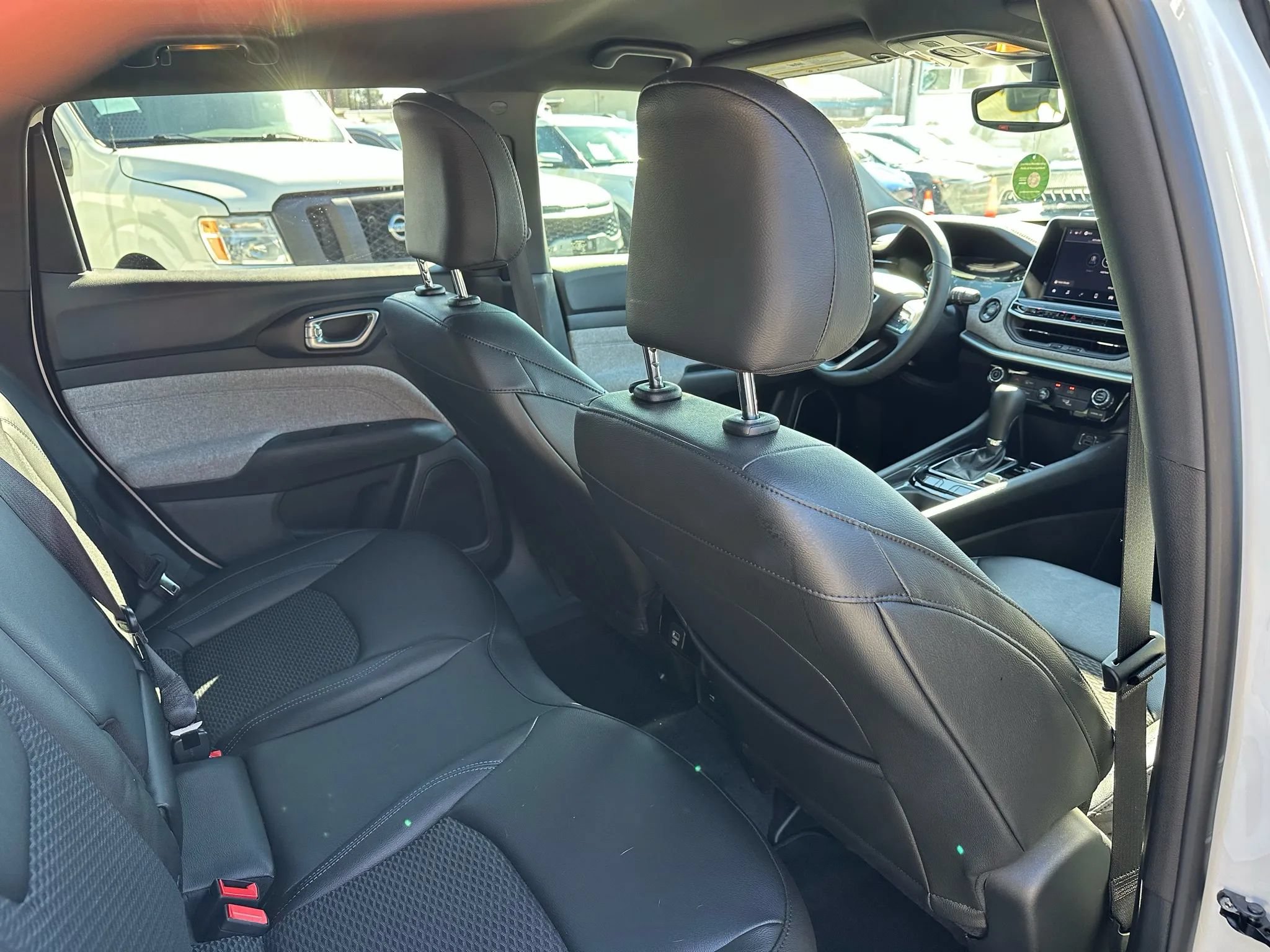Used 2025 Jeep Compass Latitude AWD/4WD image 14