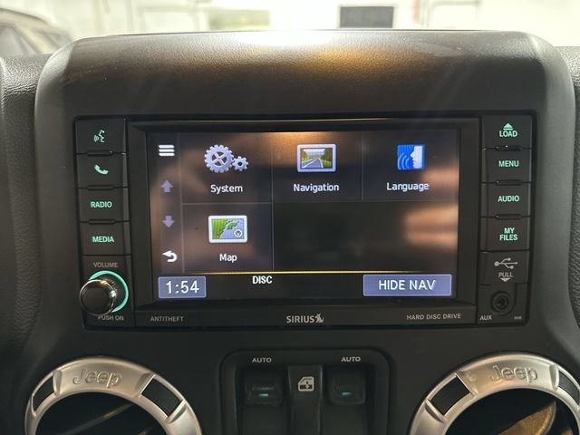 Used 2018 Jeep Wrangler Sahara w/ Connectivity Group AWD/4WD image 24