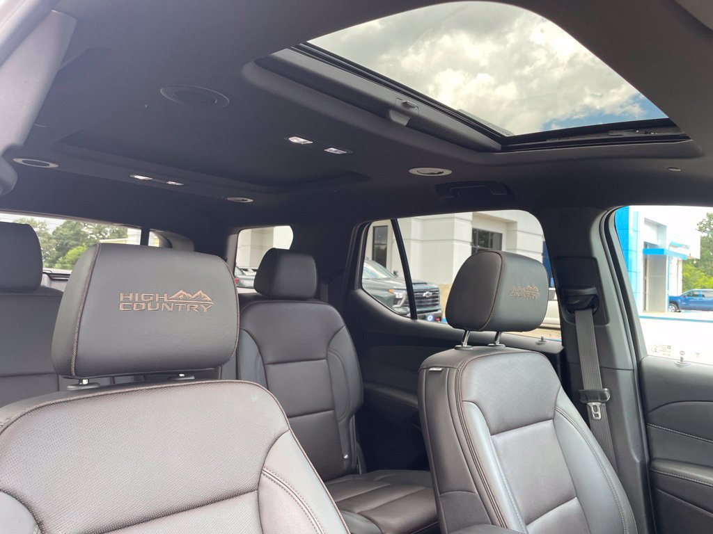 Used 2023 Chevrolet Traverse High Country w/ LPO, Floor Liner Package AWD/4WD image 38
